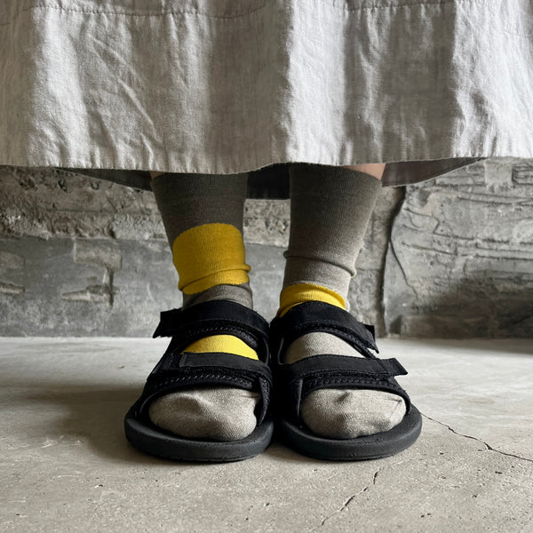 4-4015｜Organic Cotton Rubber Free Asymmetry Dot Socks