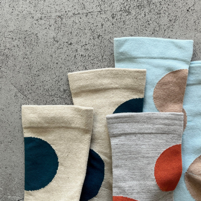 4-2008｜Organic Cotton Rubber Free Asymmetry Dot Socks