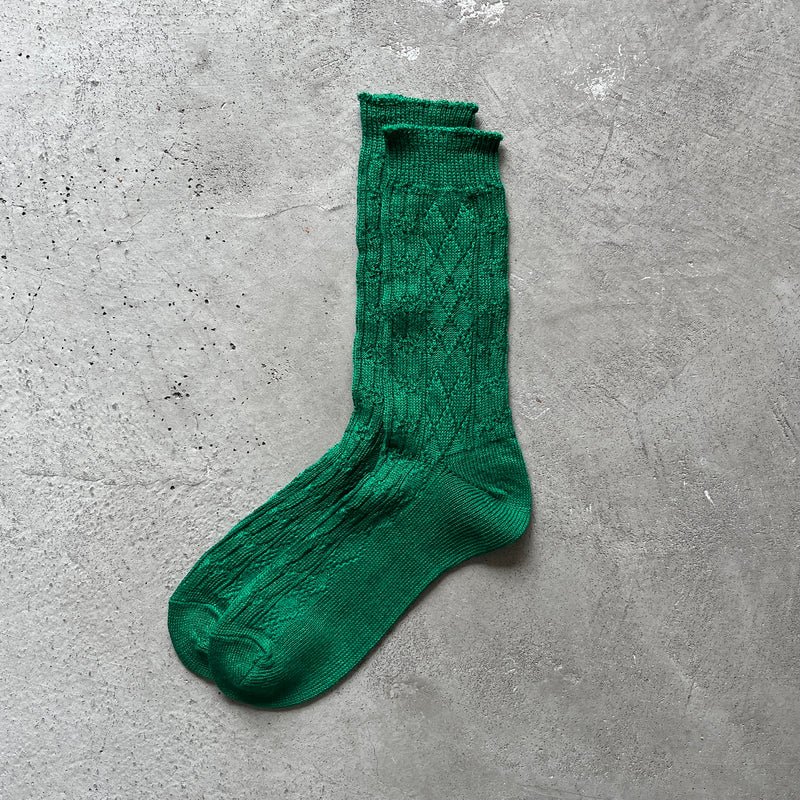 4-2011｜Linen Cable Pattern Socks