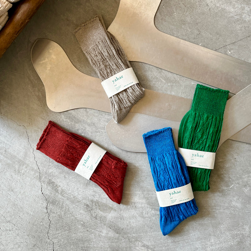 4-2011｜Linen Cable Pattern Socks