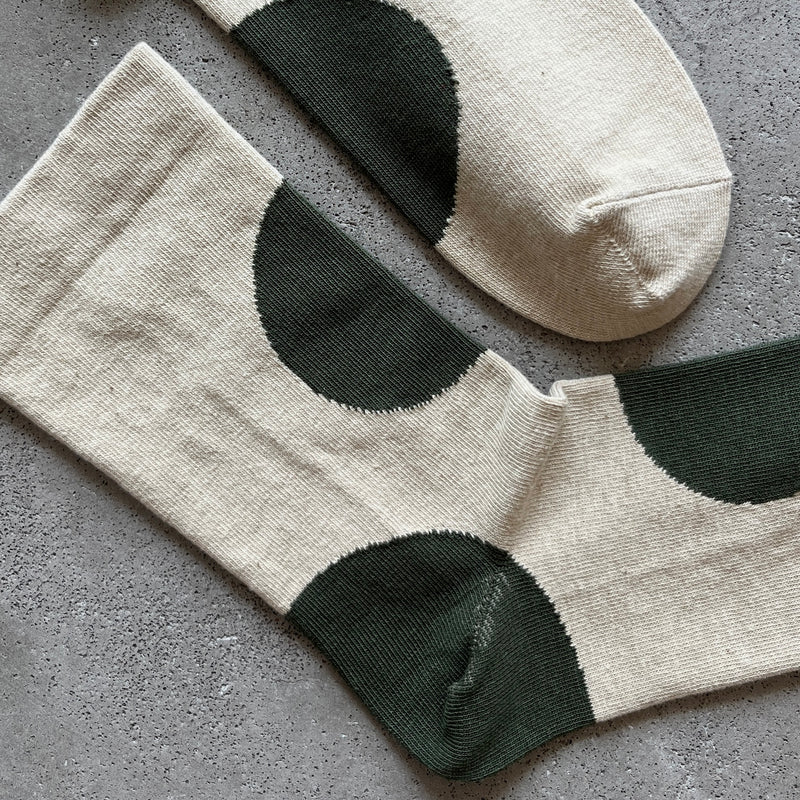 4-4015｜Organic Cotton Rubber Free Asymmetry Dot Socks