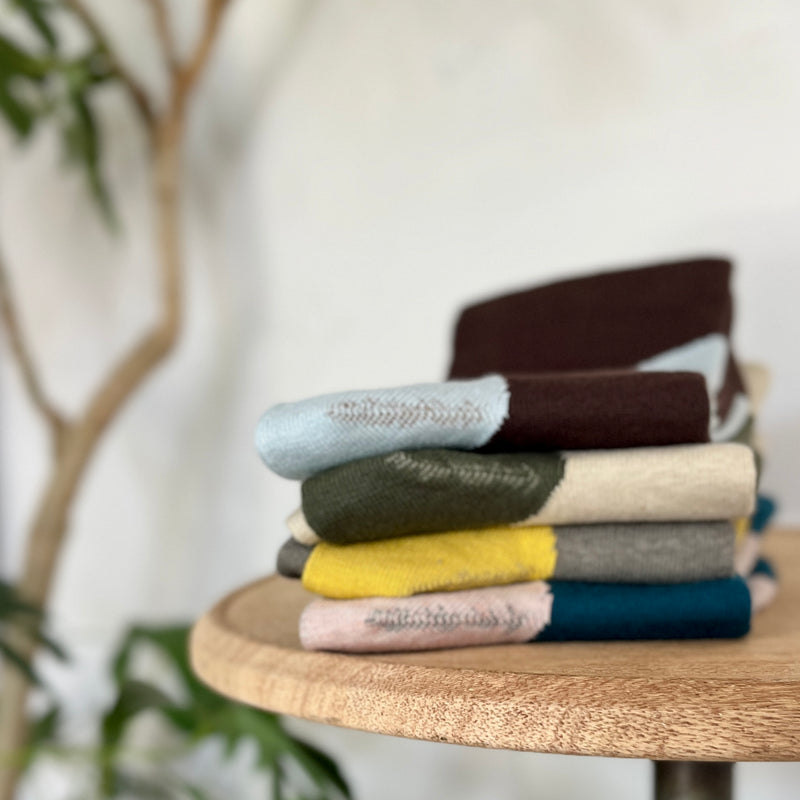 4-4015｜Organic Cotton Rubber Free Asymmetry Dot Socks